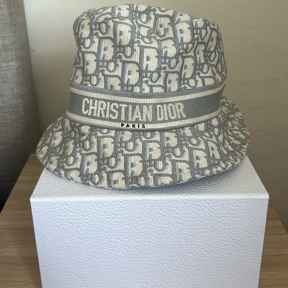 Dior bucket hat